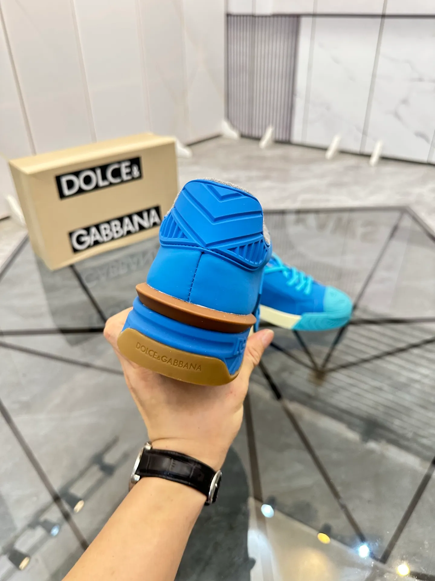 Men's shoes for sale 💰: 💰P500¥ Product trademark: DG* "Dolce & Gabbana*" low-cut casual shoes Regular size: 35-45 (can be customized to 46) Couple style Product material: imported silk leather upper, breathable lining, original outsole. Number: 803